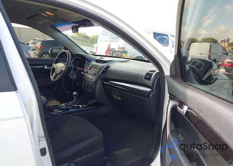 2015 Kia Sorento Lx V6 z USA, uszkodzony, nr VIN 5XYKT4A70FG596992